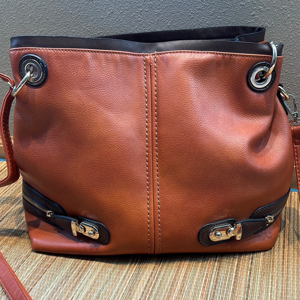 Stylish Brown Leather Shoulder Bag